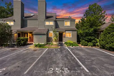 13 Harbour Street W 253, Collingwood, On L9y 5b4