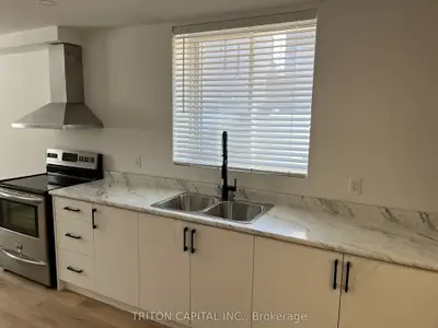 75 Wheatfield Road Lower, Barrie, On L9j 0c2