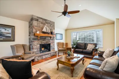 16 Carmichael Crescent, Collingwood, On L9y 4r6