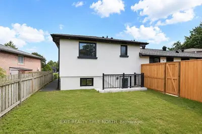 66 Peacock Lane Bsmt, Barrie, On L4n 3r9
