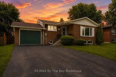 229 Datas Drive E, Clearview, On L0m 1s0