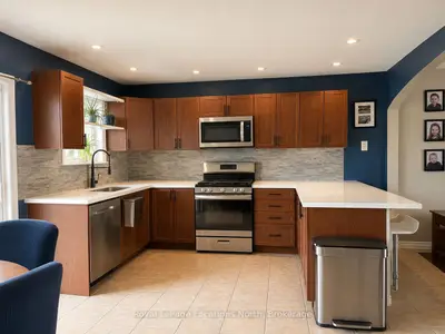 239 Atkinson Street, Clearview, On L0m 1s0