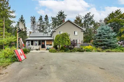 1724 Penetanguishene Road, Springwater, On L9x 1z4