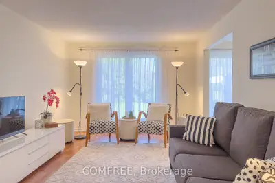28 Bluejay Drive, Barrie, On L4m 5p2