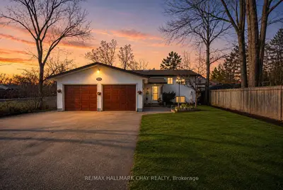 1976 River Road W, Wasaga Beach, On L9z 2w2