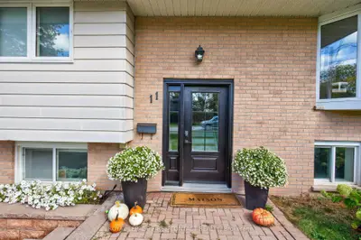 11 Maclaren Avenue, Barrie, On L4n 3y1