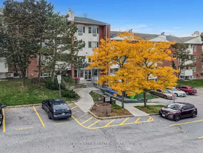 126 Bell Farm Road 412, Barrie, On L4m 6j3