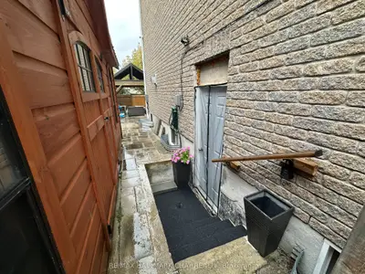 142 SUMMERSET Drive, Barrie, ON L4N 6G5