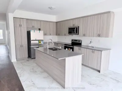 95 Flan Boulevard, Barrie, On L9j 0e1