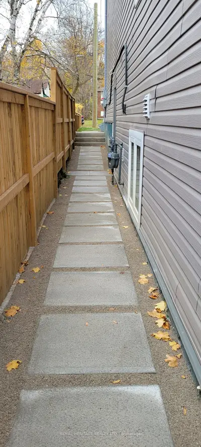 97 Sophia Street W, Barrie, On L4n 1j4