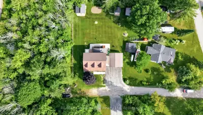 4 Moore Avenue, Tay, On L0k 2a0