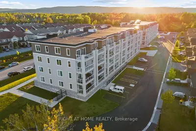 5 Spooner Crescent 215, Collingwood, On L9y 1t3