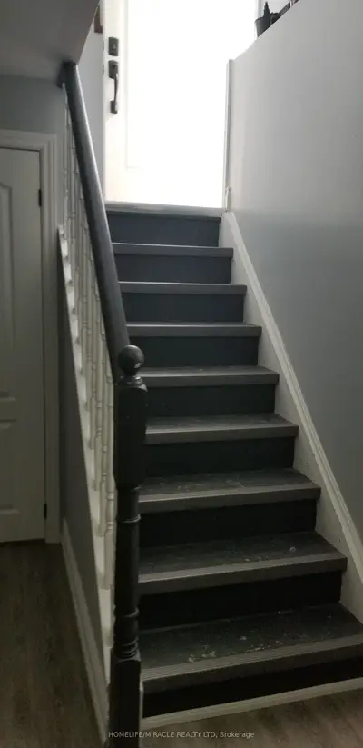 77 Trillium Crescent Basement, Barrie, On L4n 6h6