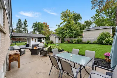 23 Marion Crescent, Barrie, On L4m 2l4