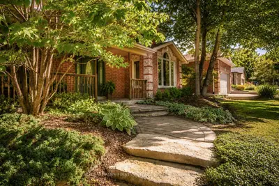 92 Wildwood Trail, Barrie, On L4n 7z8