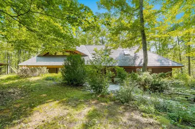 15 SCOTTDALE Drive, Oro-Medonte, ON L0L 1T0