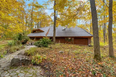 15 SCOTTDALE Drive, Oro-Medonte, ON L0L 1T0
