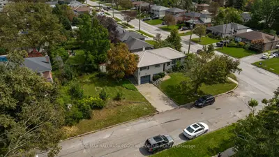 3 BLUE MOUND Drive, Barrie, ON L4M 4B1