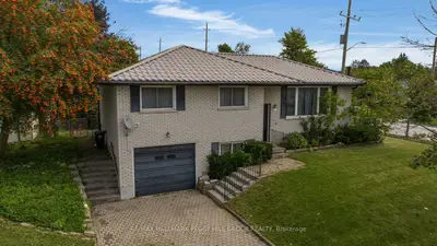 3 BLUE MOUND Drive, Barrie, ON L4M 4B1