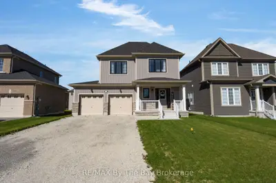 214 Cubitt Street, Clearview, On L0m 1s0
