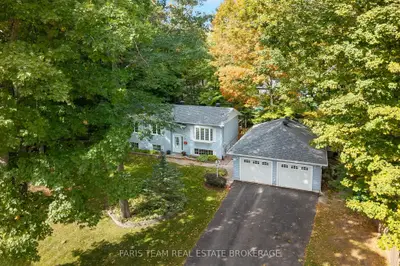 8 Pinecone Avenue, Tiny, On L9m 0j2