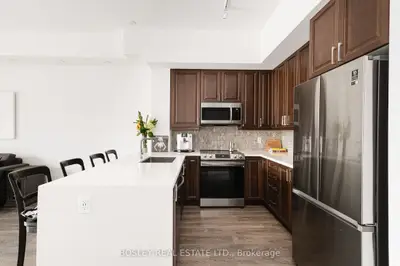 1 Hume Street S 310, Collingwood, On L9y 0x3
