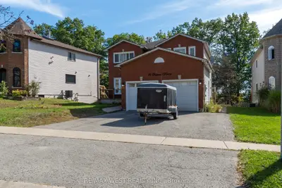 19 MOORE Place, Barrie, ON L4N 6N6