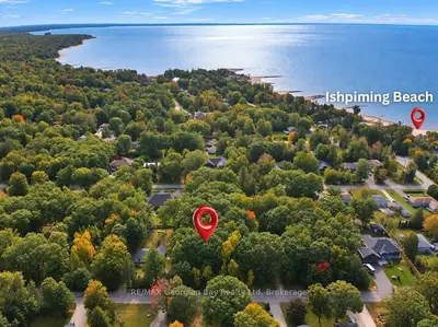 69 Pinecone Avenue, Tiny, On L9m 0j2