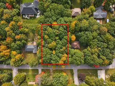 69 Pinecone Avenue, Tiny, On L9m 0j2