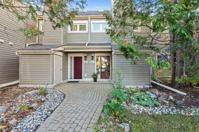 467 Oxbow Crescent 7, Collingwood, On L9y 5b4