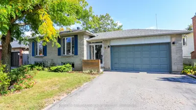 9 Bronte Crescent, Barrie, On L4n 5b8
