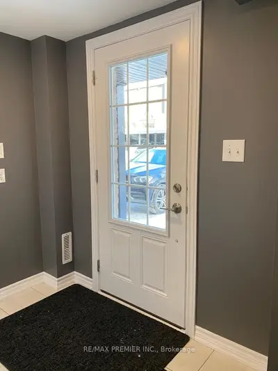 6 Andean Lane, Barrie, On L9j 0j4