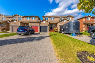 44 Monarchy Street, Barrie, On L4m 7k1