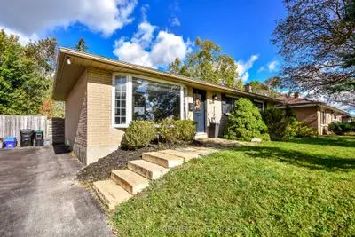 74 Rose Street, Barrie, On L4m 2t2