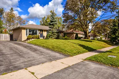 74 Rose Street, Barrie, On L4m 2t2