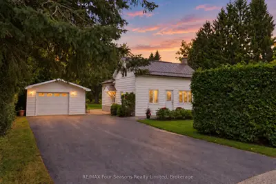 12 Lavender Hill Road, Clearview, On L0m 1g0