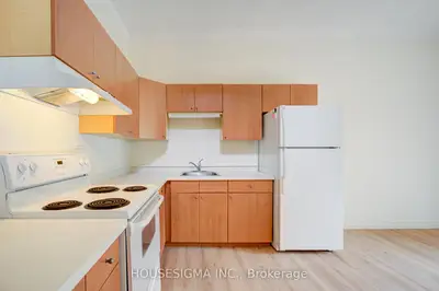 22 Drury Lane Loft, Barrie, On L4m 3c6