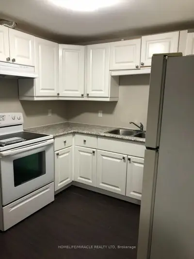 144 Benson Drive 2, Barrie, On L4n 7y3