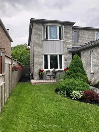 61 Carruthers Crescent, Barrie, On L4m 6a3
