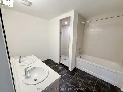 93 Flan Boulevard, Barrie, On L9j 0e1