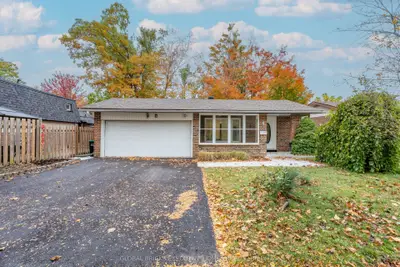4 Virgilwood Crescent, Barrie, On L4m 4y3
