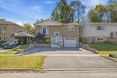 11 BRISTOW Court, Barrie, ON L4N 6T1