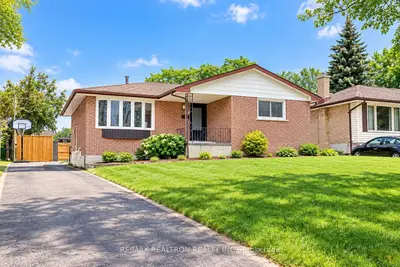 44 Cynthia Court Unit 1, Barrie, On L4m 2x4