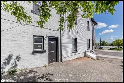 27 FRONT Street N 201, Orillia, ON L3V 4R6
