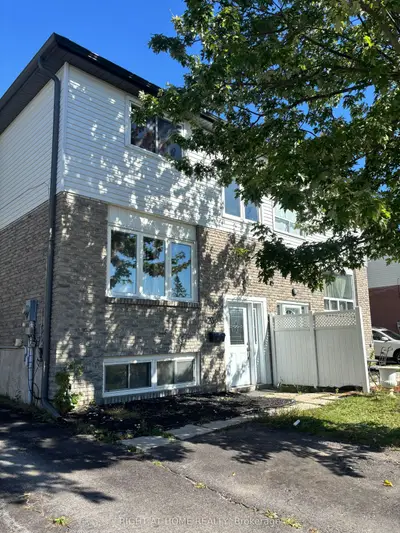 23 Carlton Road, Barrie, On L4m 5k8