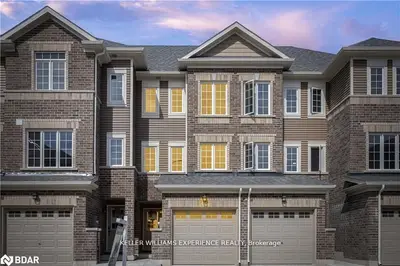 47 Pumpkin Corner Crescent, Barrie, On L9j 0t7