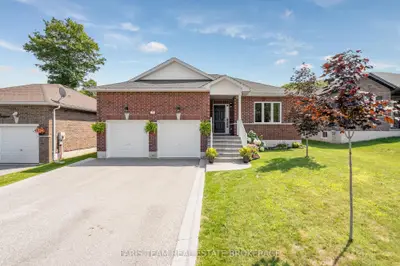 17 HUNTER Avenue, Tay, ON L0K 2A0
