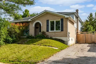 21 B College Crescent, Barrie, On L4m 2w4