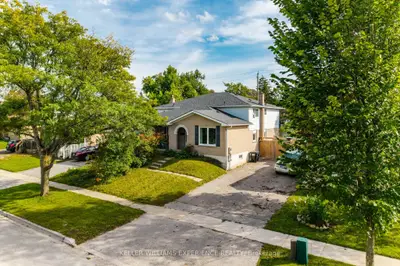21 B College Crescent, Barrie, On L4m 2w4
