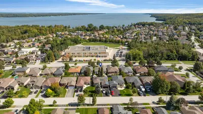 184 GOLDEN MEADOW Road, Barrie, ON L4N 9R6